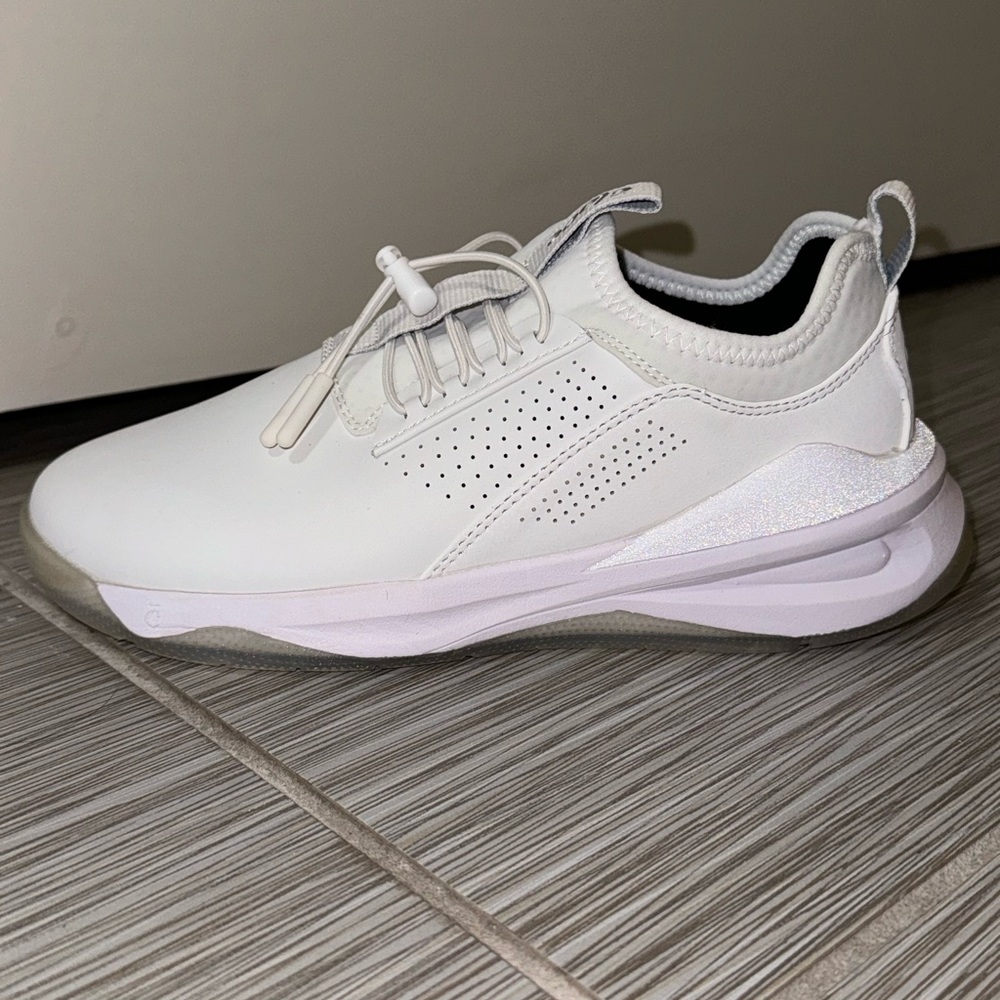 Clove BRAND NEW white shoes women size 6.5